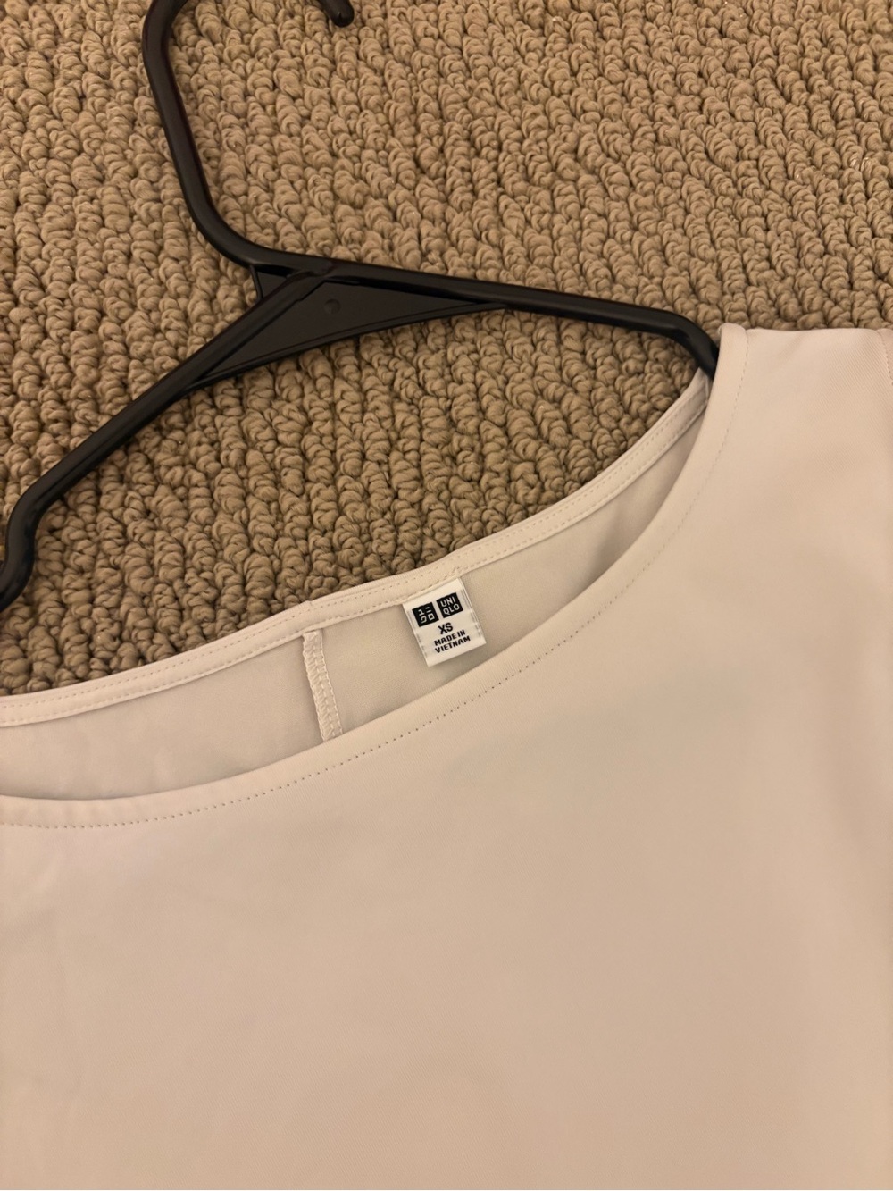 UNIQLO Women’s Round Neck Sleeveless Dress in White